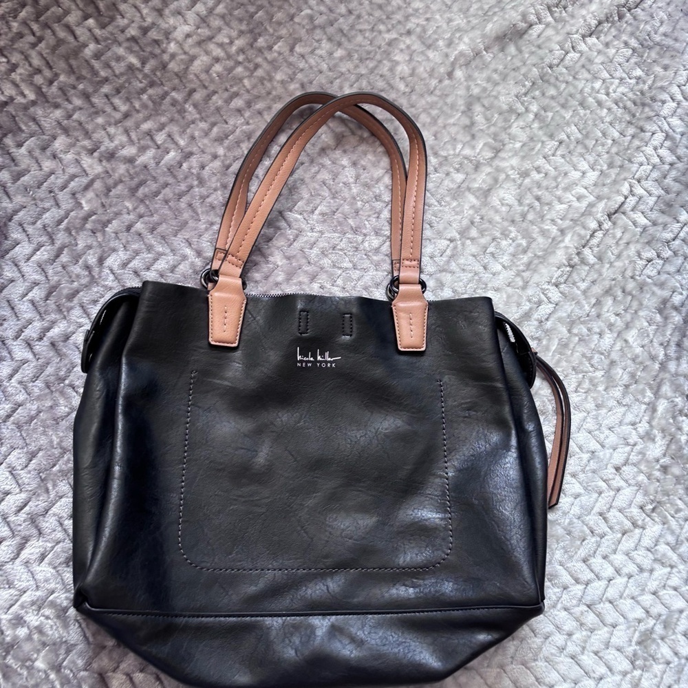 ⭐️⭐️⭐️Nicole Miller black with brown leather strap tote purse